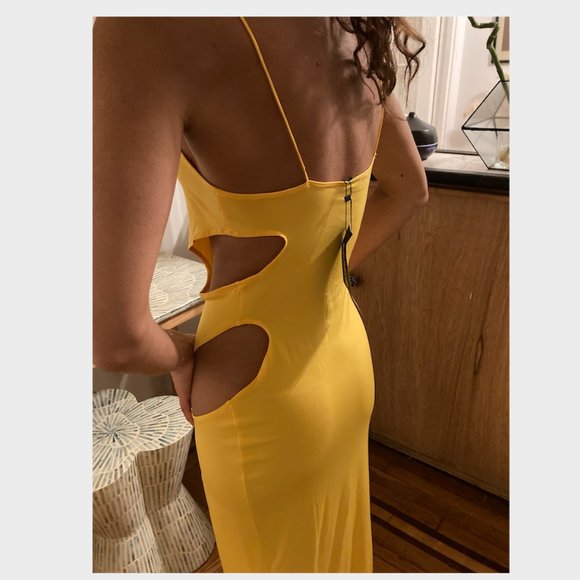 First Distraction The Label cut-out side midi dress with thigh slit in yellow - Picture 4 of 11